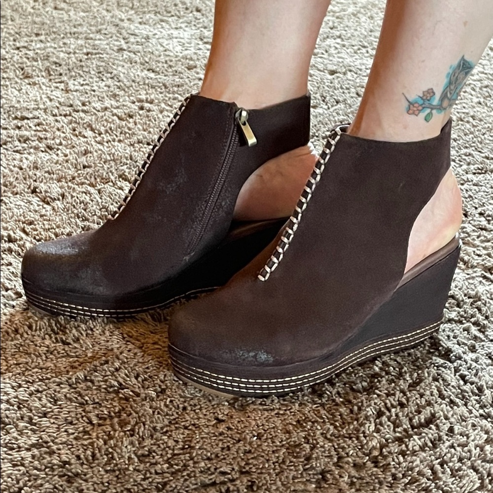 ANTELOPE Wedge/Platform Sling-back Bootie Size 9